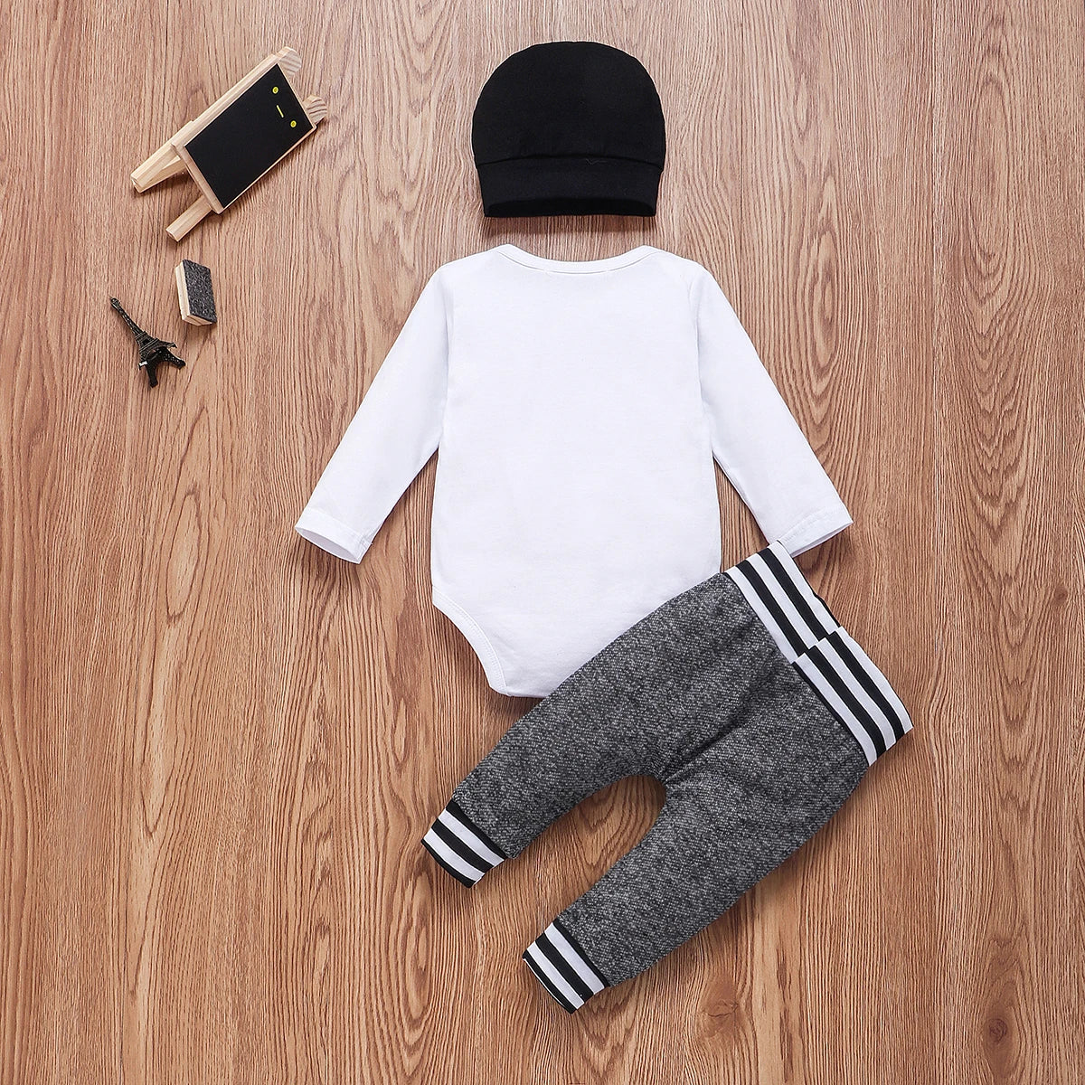 đ¶ Ensemble 3 PiĂšces BĂ©bĂ© Garçon â Body Ă Manches Longues + Pantalon + Bonnet â 0 Ă 18 Moisâą - PlanĂšte bĂ©bĂ©