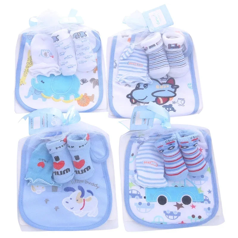 Set Cadeau Bébé – Bavoir, Serviette, Chaussettes et Gants Anti-Griffures™