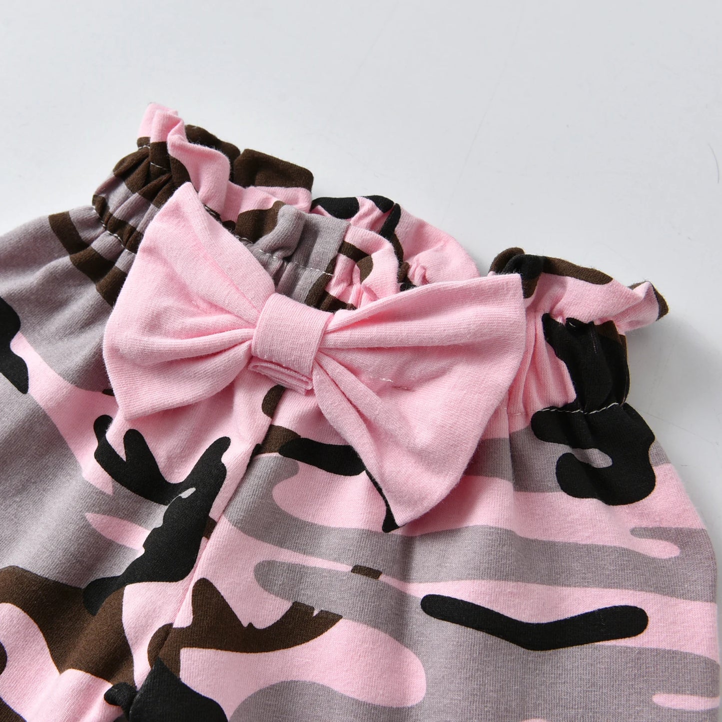 đžđȘ Ensemble BĂ©bĂ© Fille 3 PiĂšces â Body Ă Message, Pantalon Camouflage & Bandeau NĆud â KuKitty â Printempsâą - PlanĂšte bĂ©bĂ©