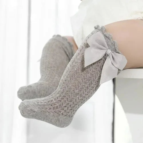 đ§Šđ¶ Chaussettes Longues BĂ©bĂ© Fille â Dentelle & Noeud â Respirantes en Coton â Style Princesse ĂtĂ© (0-24 Mois)âą