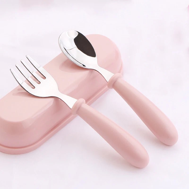 🍽️✨ Set de Couverts Enfant 3 pièces – Cuillère, Fourchette & Boîte – Inox & Sans BPA™ - Planète bébé