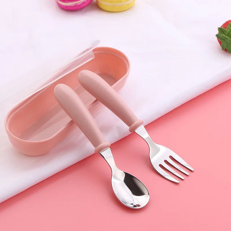 🍽️✨ Set de Couverts Enfant 3 pièces – Cuillère, Fourchette & Boîte – Inox & Sans BPA™ - Planète bébé