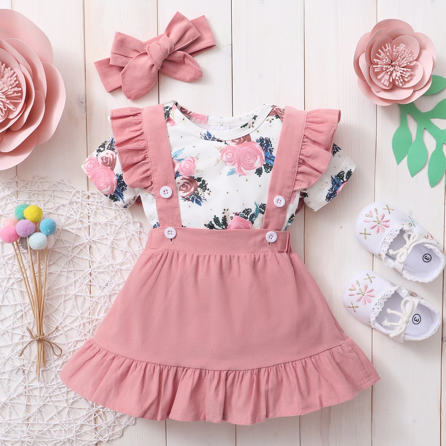 🌸 Ensemble Été 3 Pièces Bébé Fille – Fleurs Élégantes & Bretelles Volantées – Mioglrie™