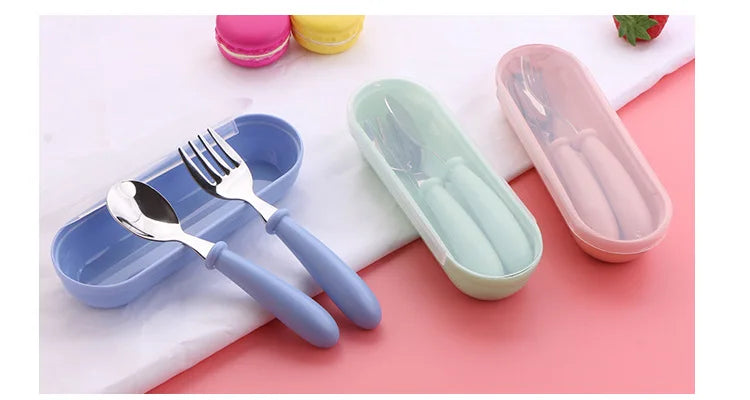 🍽️✨ Set de Couverts Enfant 3 pièces – Cuillère, Fourchette & Boîte – Inox & Sans BPA™