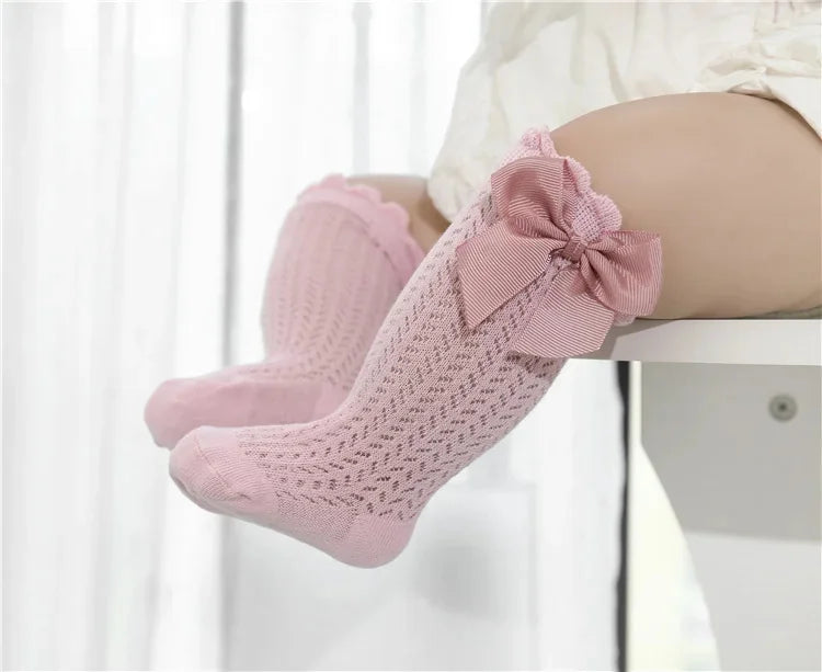 đ§Šđ¶ Chaussettes Longues BĂ©bĂ© Fille â Dentelle & Noeud â Respirantes en Coton â Style Princesse ĂtĂ© (0-24 Mois)âą