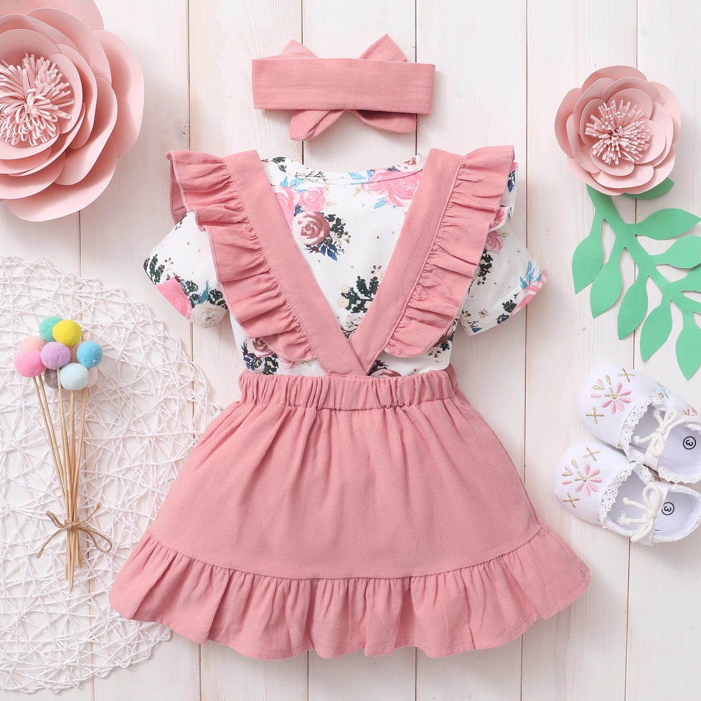 🌸 Ensemble Été 3 Pièces Bébé Fille – Fleurs Élégantes & Bretelles Volantées – Mioglrie™