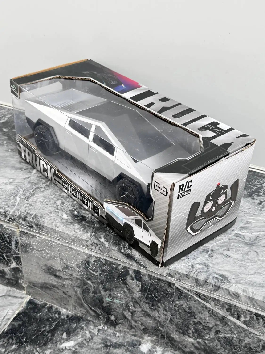 Voiture Télécommandée RC Cybertruck™ - Planète bébé