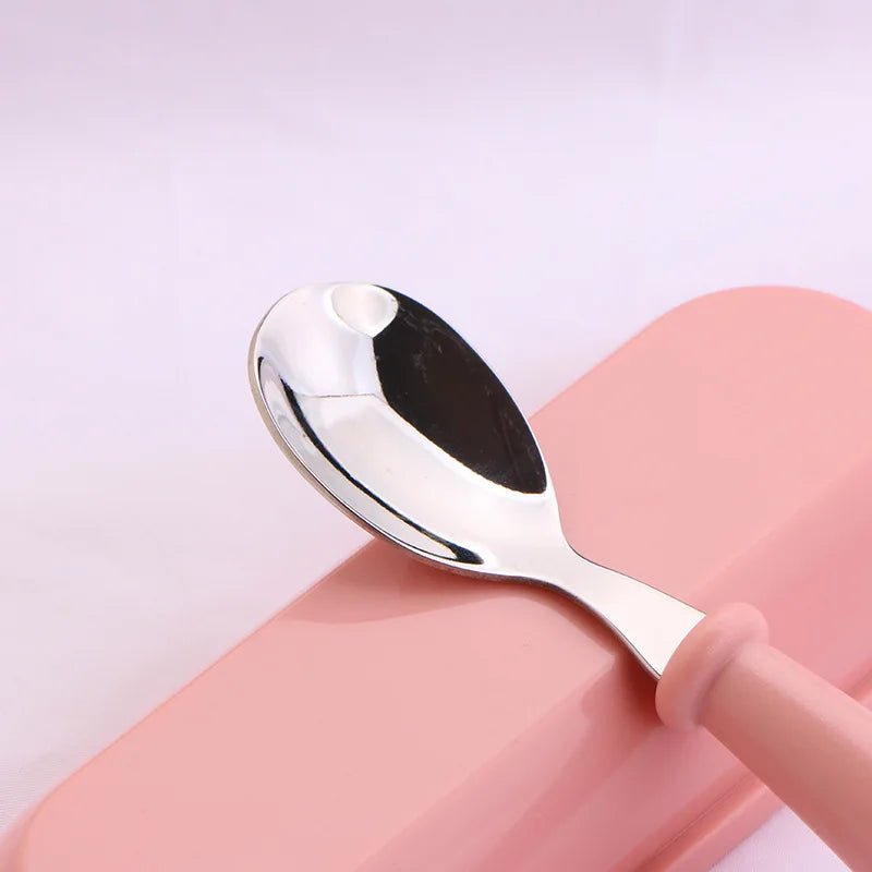🍽️✨ Set de Couverts Enfant 3 pièces – Cuillère, Fourchette & Boîte – Inox & Sans BPA™ - Planète bébé