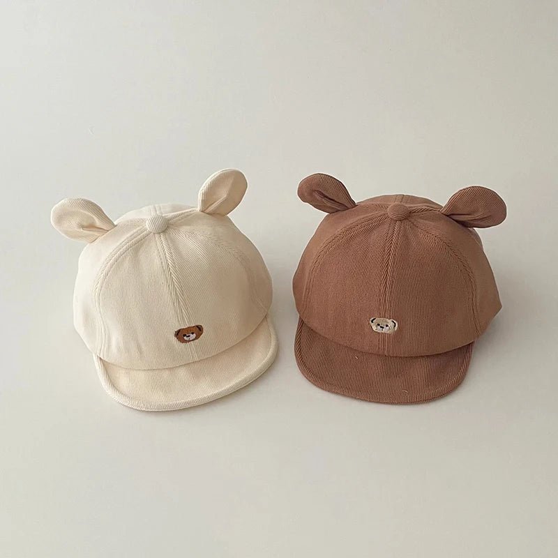đ§ą Casquette BĂ©bĂ© "Petit Ours" â Avec Oreilles â Coton Respirant â Protection Soleil â Look Kawaii & Confort Assuré⹠- PlanĂšte bĂ©bĂ©