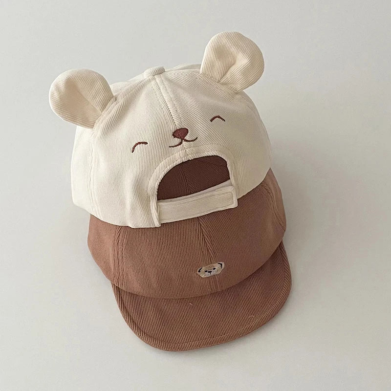 đ§ą Casquette BĂ©bĂ© "Petit Ours" â Avec Oreilles â Coton Respirant â Protection Soleil â Look Kawaii & Confort Assuré⹠- PlanĂšte bĂ©bĂ©