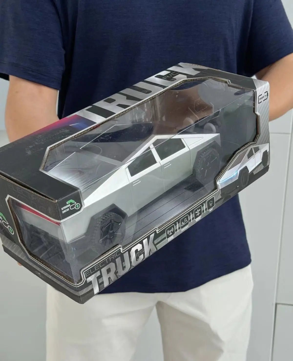 Voiture Télécommandée RC Cybertruck™ - Planète bébé