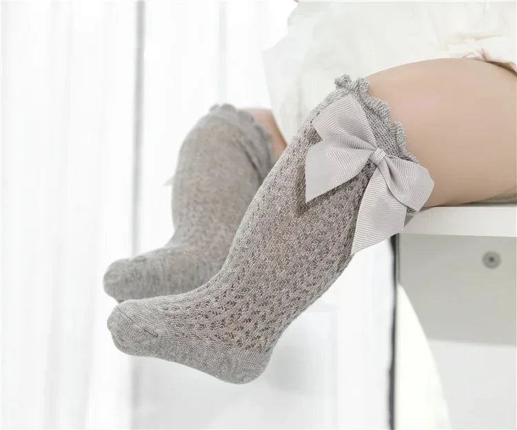 đ§Šđ¶ Chaussettes Longues BĂ©bĂ© Fille â Dentelle & Noeud â Respirantes en Coton â Style Princesse ĂtĂ© (0-24 Mois)âą