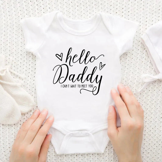 👶💌 Body Bébé Annonce Grossesse – "Hello Daddy, I Can't Wait to Meet You" – 100% Coton Doux™ - Planète bébé