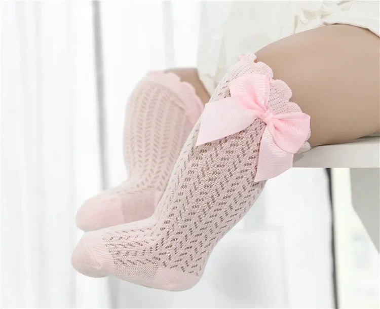 đ§Šđ¶ Chaussettes Longues BĂ©bĂ© Fille â Dentelle & Noeud â Respirantes en Coton â Style Princesse ĂtĂ© (0-24 Mois)âą