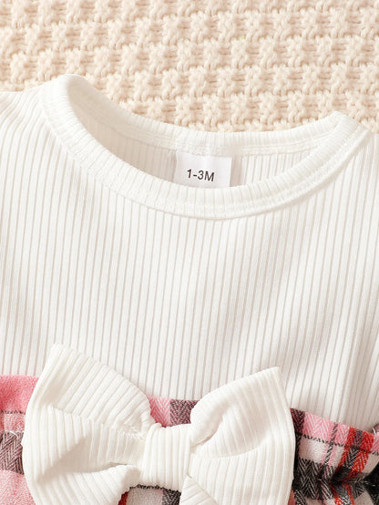 Barboteuse Bébé Fille Printemps Automne à Manches Volantes – Motif Carreaux Rose avec Bandeau – Confort Stretch 0-18 Mois™