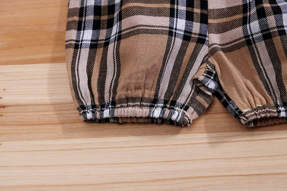 🧸 Ensemble 2 Pièces Bébé – Body à Manches Courtes Motif Ours + Pantalon Bretelles à Carreaux™ - Planète bébé