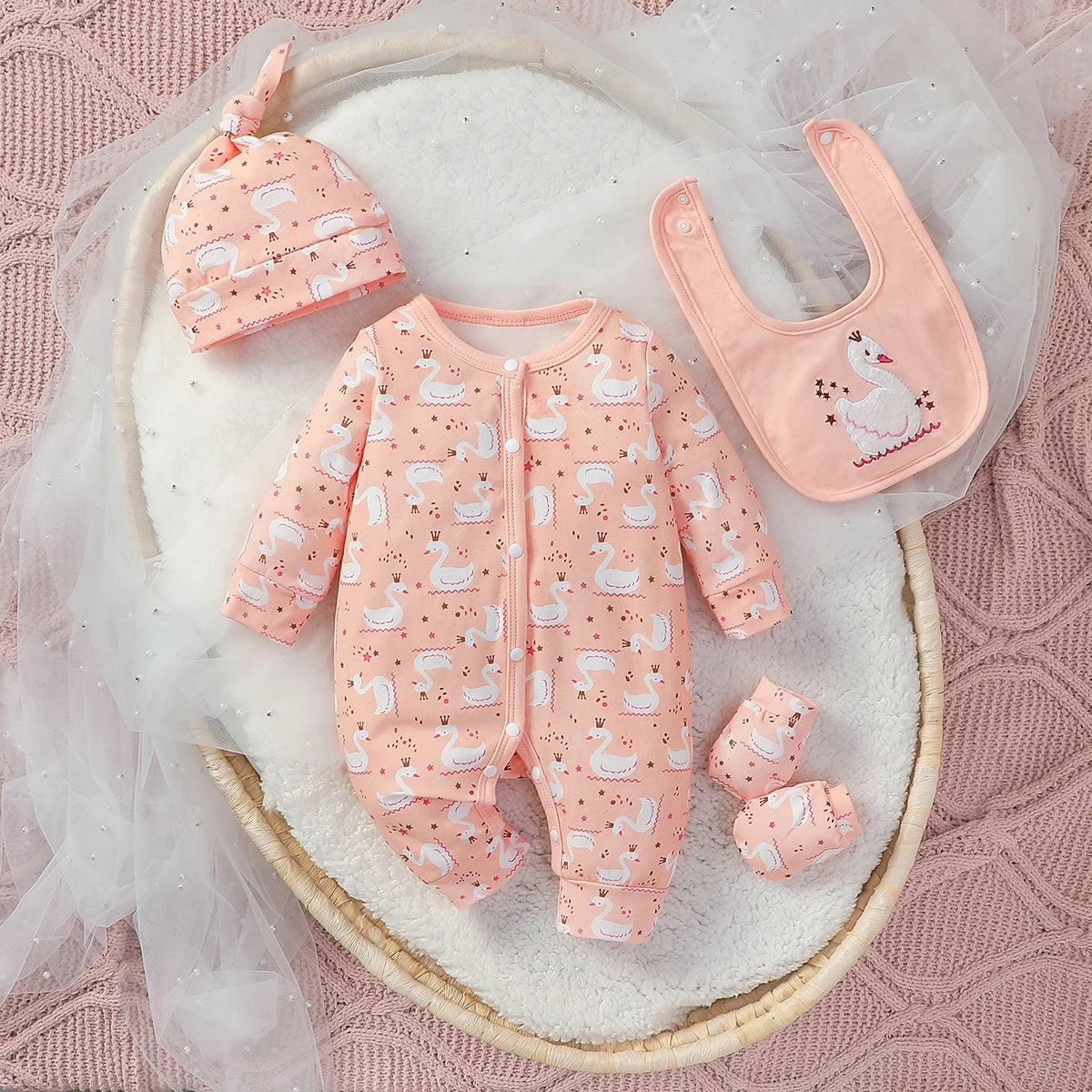 nsemble Naissance 4 Pièces Coton Ultra Doux Bébé Fille – Grenouillère Imprimé Cygne + Bonnet + Bavoir + Gants™