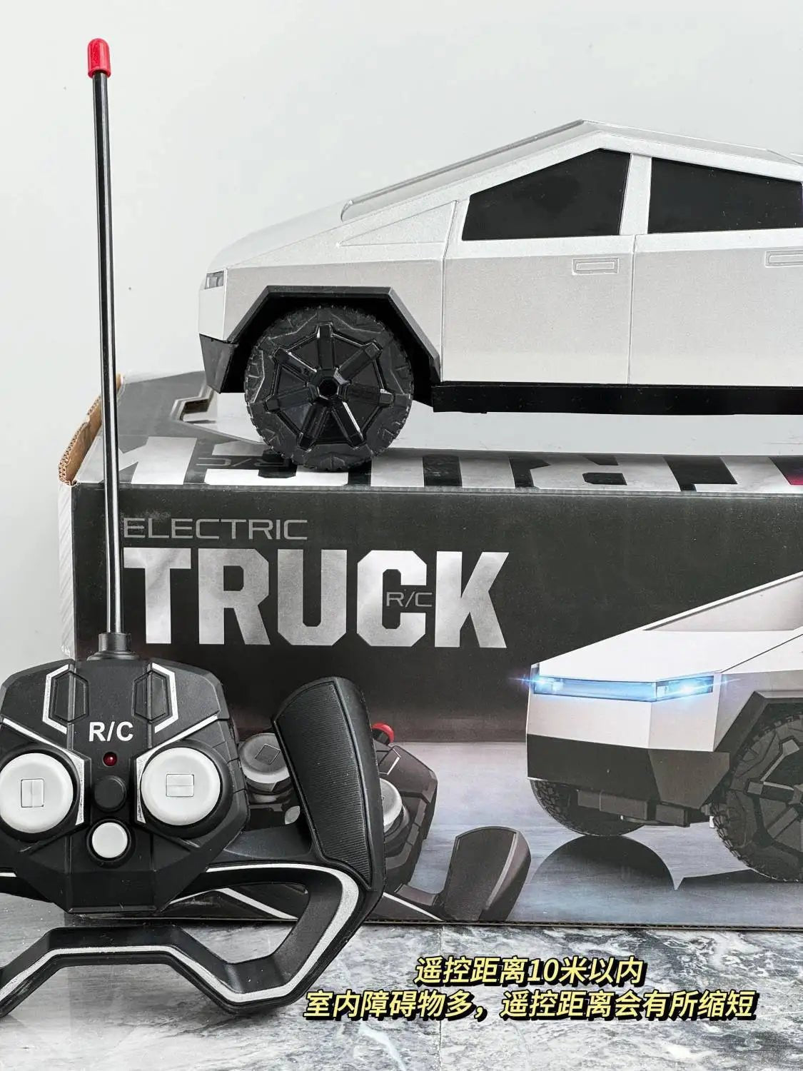 Voiture Télécommandée RC Cybertruck™ - Planète bébé