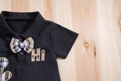 🧸 Ensemble 2 Pièces Bébé – Body à Manches Courtes Motif Ours + Pantalon Bretelles à Carreaux™ - Planète bébé