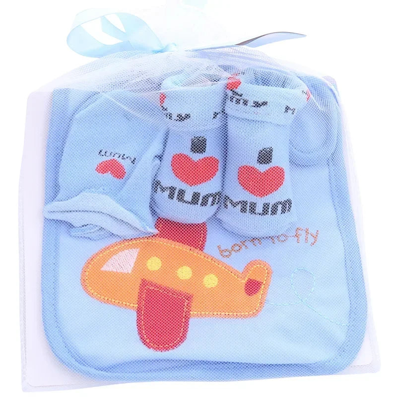 Set Cadeau Bébé – Bavoir, Serviette, Chaussettes et Gants Anti-Griffures™