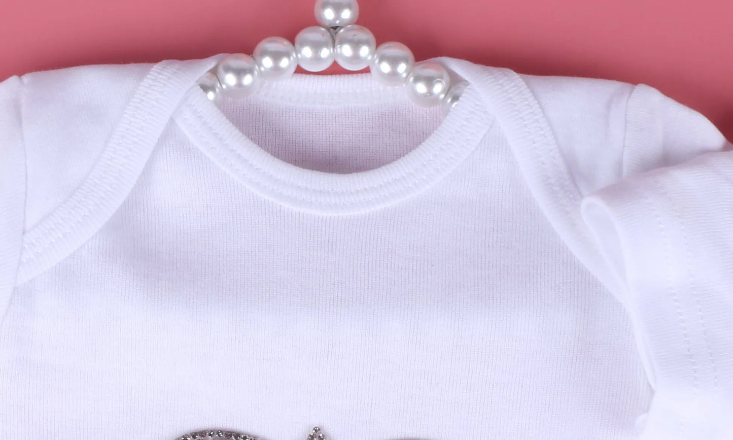 👶 Combinaison Bébé Unisexe Blanche – Motif Couronne Cristal – 3 à 24 Mois™ - Planète bébé