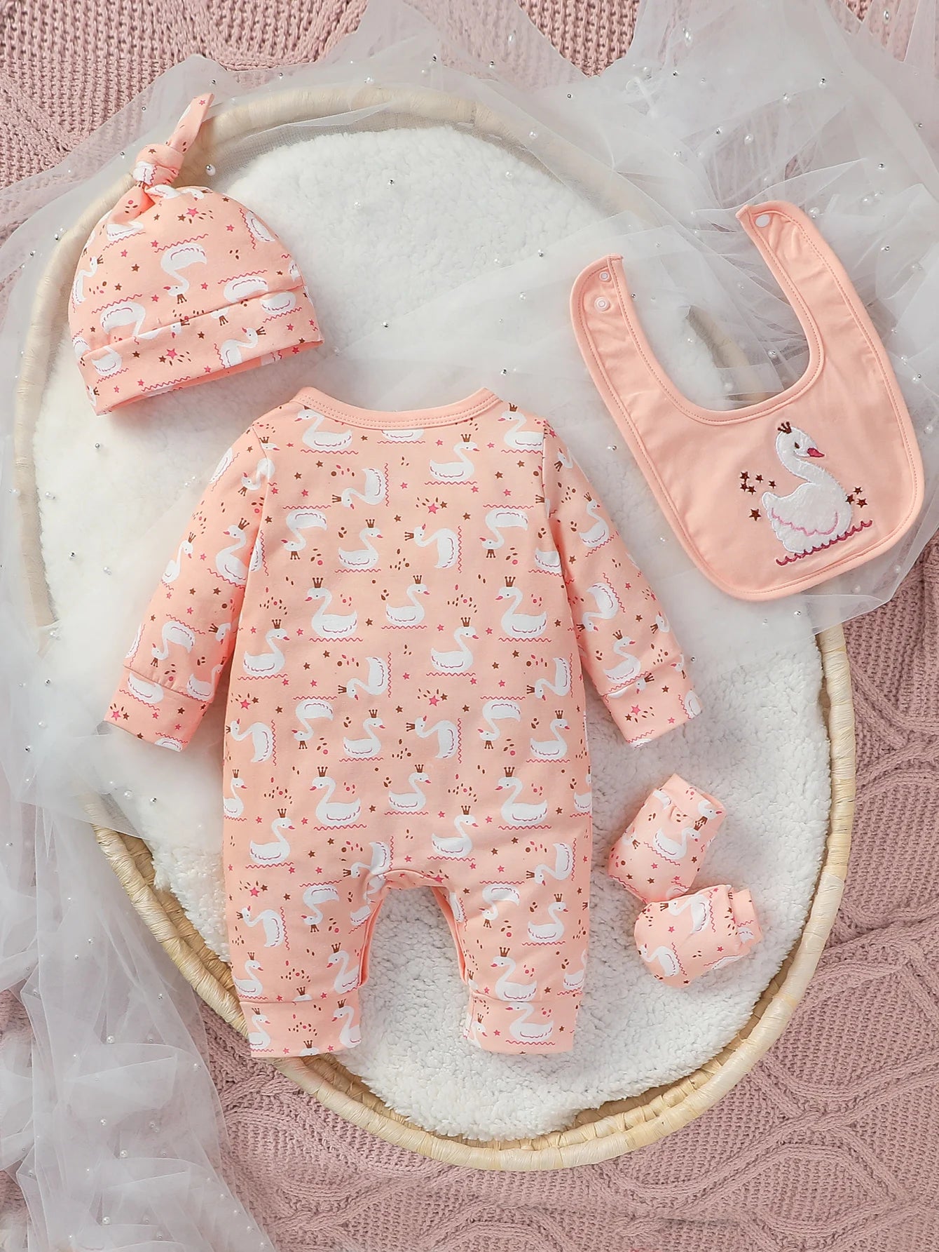 nsemble Naissance 4 Pièces Coton Ultra Doux Bébé Fille – Grenouillère Imprimé Cygne + Bonnet + Bavoir + Gants™