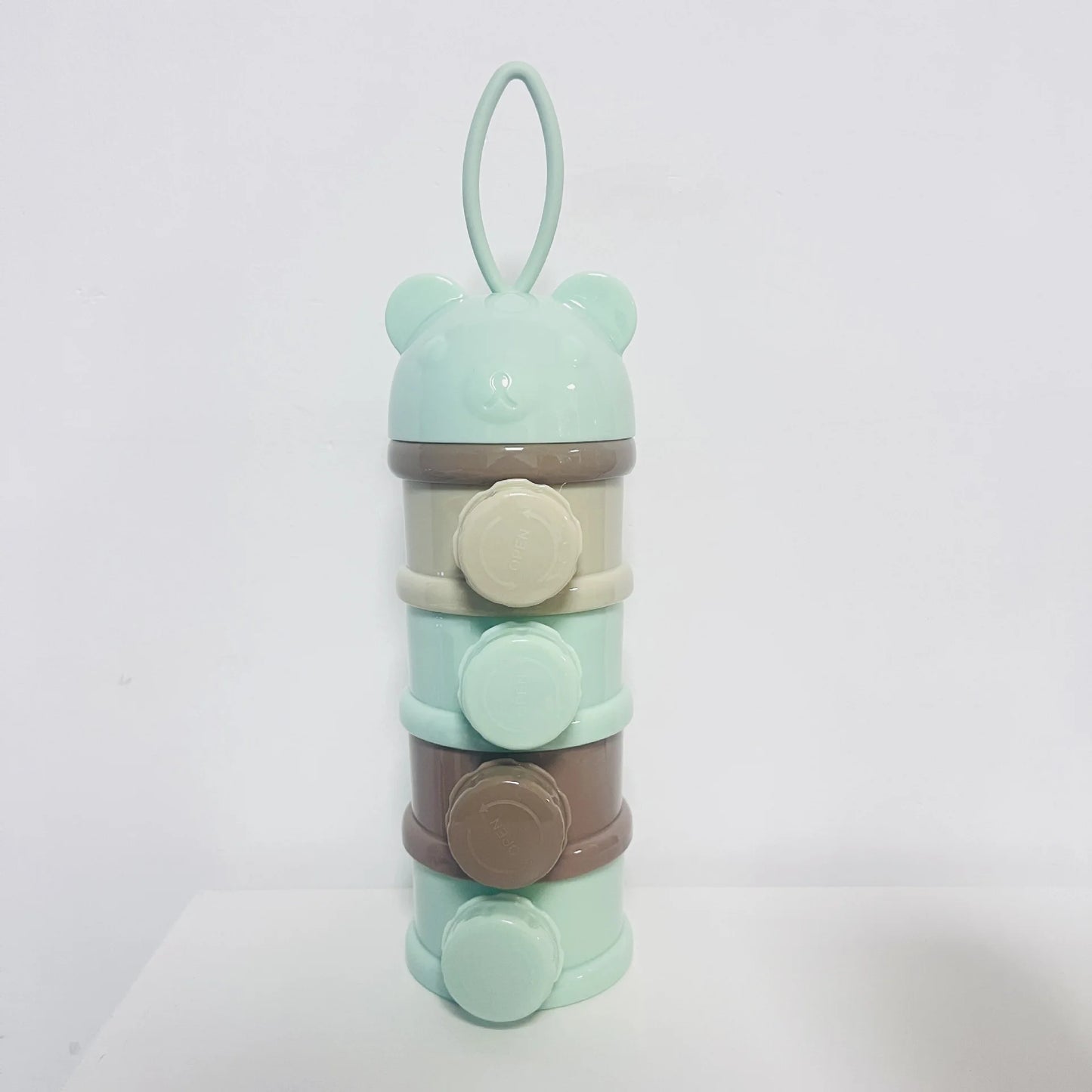 🍼 Boîte Doseuse de Lait en Poudre 4 Couches – Style Ourson | Portable &amp; Pratique™