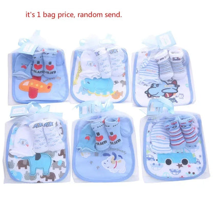 Set Cadeau Bébé – Bavoir, Serviette, Chaussettes et Gants Anti-Griffures™