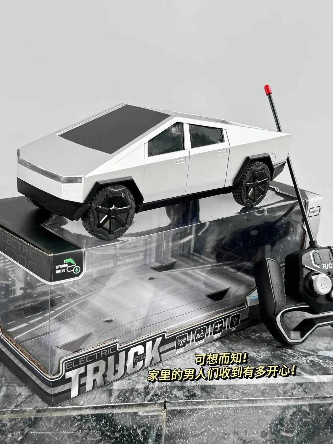 Voiture Télécommandée RC Cybertruck™ - Planète bébé
