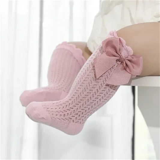🧦👶 Chaussettes Longues Bébé Fille – Dentelle &amp; Noeud – Respirantes en Coton – Style Princesse Été (0-24 Mois)™