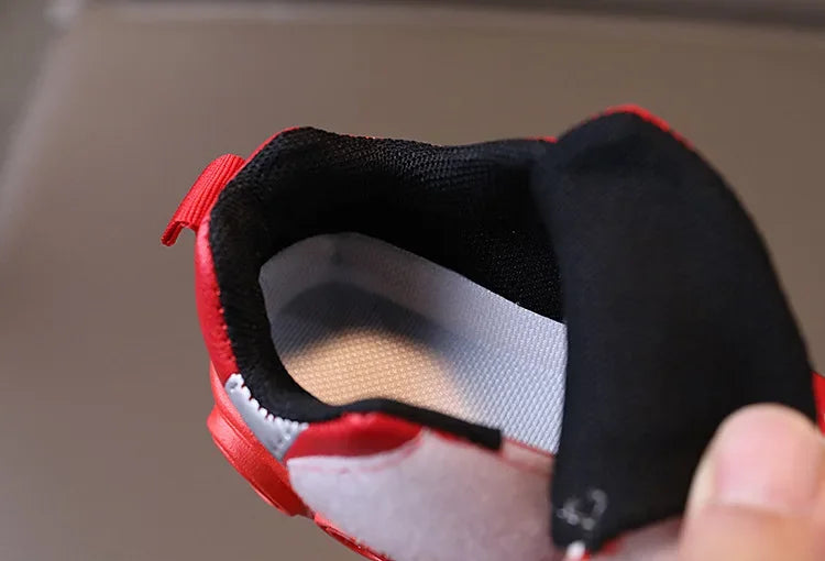 Chaussures LED Enfant Disney Mickey Mouse™ – Baskets Lumineuses Casual Antidérapantes pour Fille et Garçon