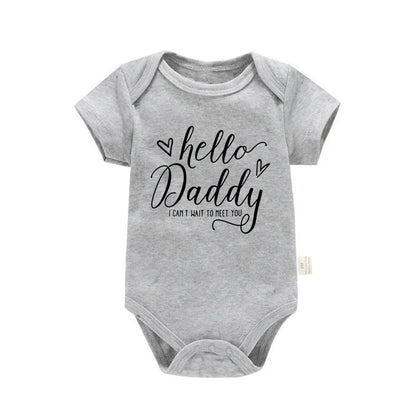 👶💌 Body Bébé Annonce Grossesse – "Hello Daddy, I Can't Wait to Meet You" – 100% Coton Doux™